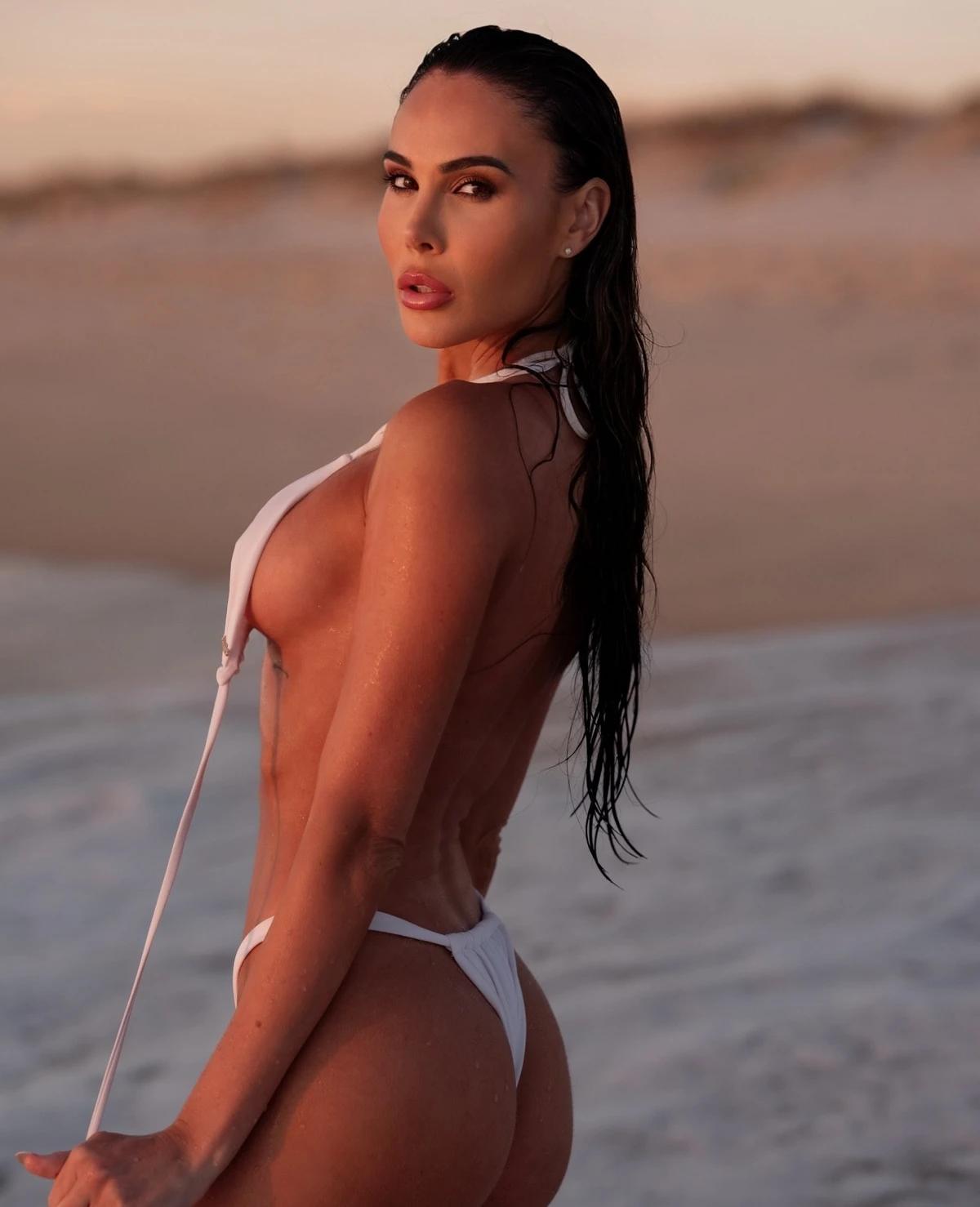 Alexia Jaymes — entertainer available for hire in Perth WA