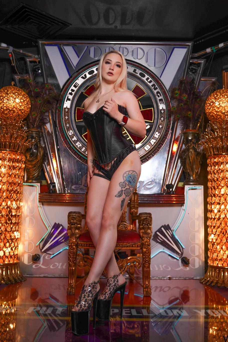 Olivia Maze Perth entertainer