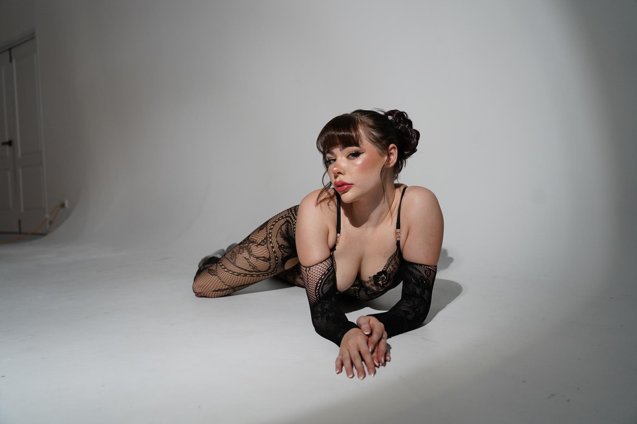 Willow West Perth entertainer in black fishnet bodysuit
